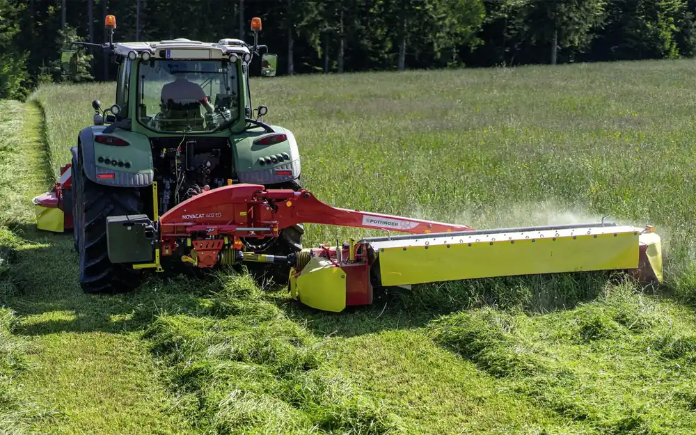 Pöttinger Scheibenmähwerk "NovaCat" Dreipunktanbau Kat. 3, Heck, Mittenaufhängung, horizontale Transportposition Jetzt Kaufen